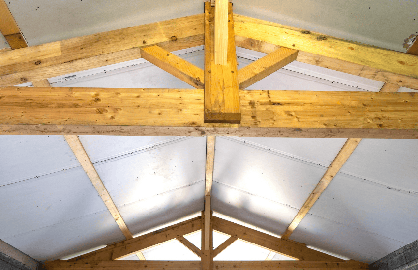 isolation des combles avec structure de charpente dans une maison dans les Landes à Dax (40)